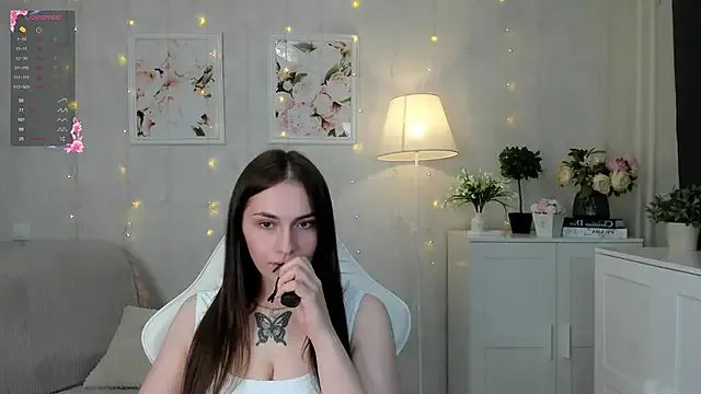 Kriss_beauty from StripChat