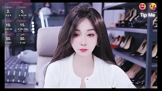 Sexy Liora- wants you to fuck her body now Liora- from StripChat