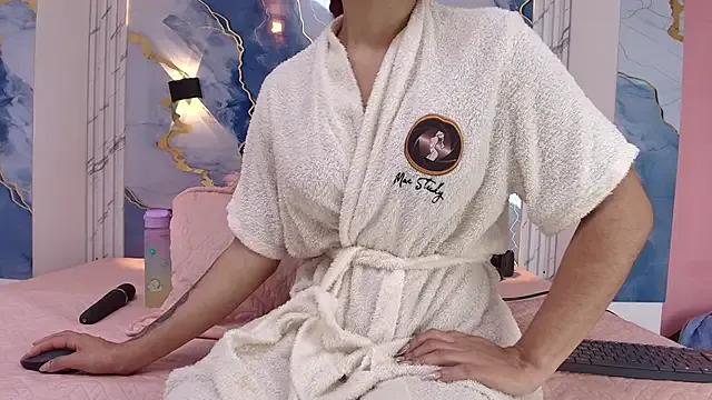 Explore naked performer Lorrayne_ lorrayne_ from StripChat