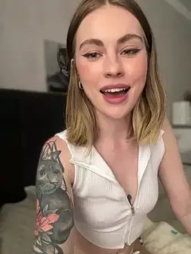 Freechat LoveGameSexx on StripChat