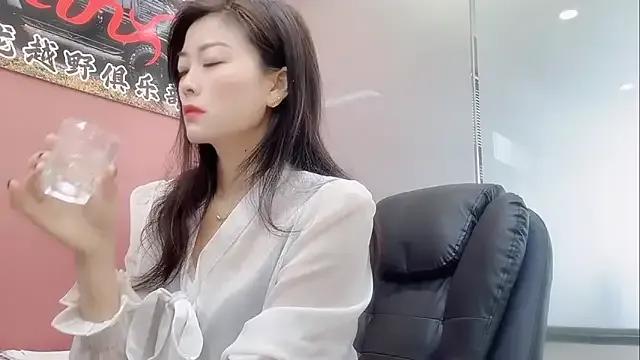 Masturbate to 23 years old Maneki-nekoo from StripChat Maneki-nekoo from StripChat