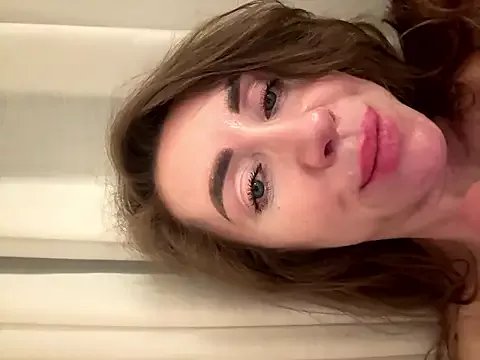 MarinaDiva11_74 on StripChat