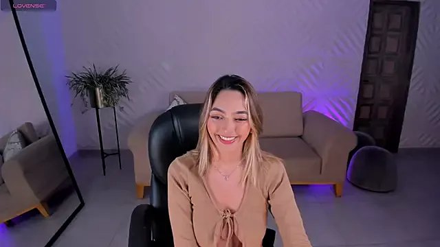 MelissaMoore_ on StripChat