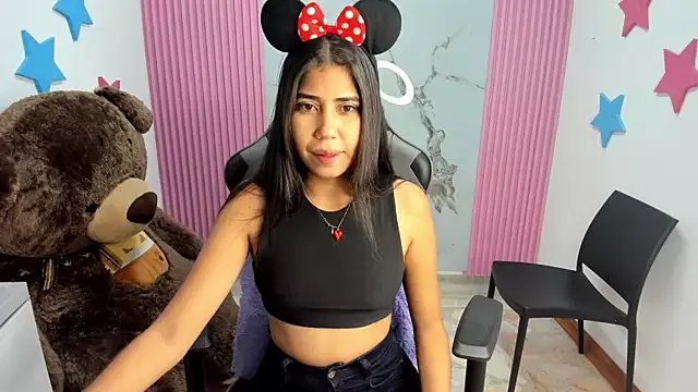 Mindy_19 on StripChat