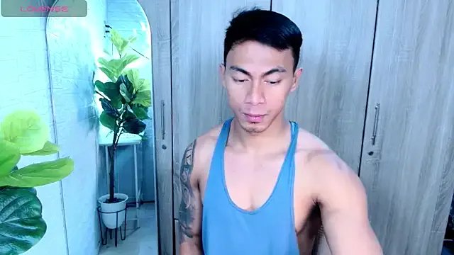 PinooyMilker from StripChat