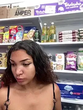 PrettyHamaica from StripChat