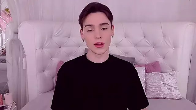 RobbyCharming on StripChat 