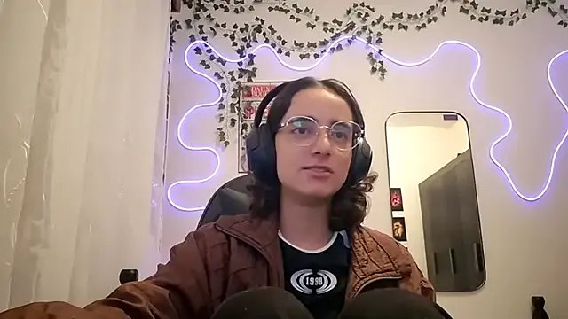 SanjuanaEytchison — Hot air Kiss