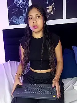 SARA_MILLER69 on StripChat