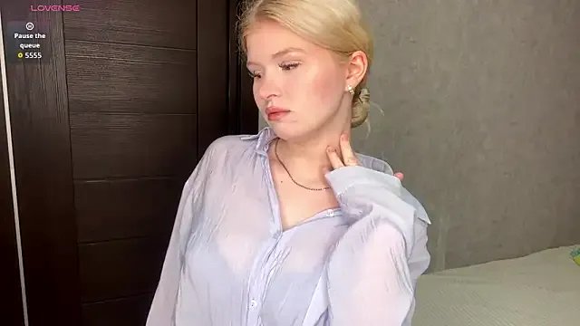 ShontaWasilko — topless