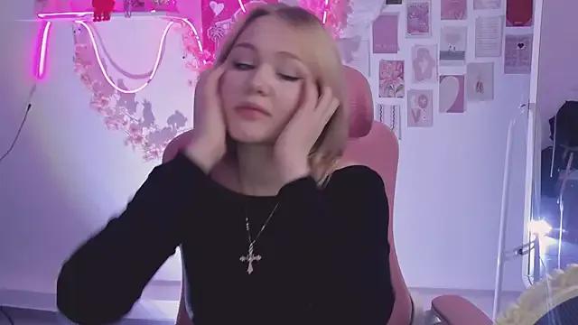 Watch SweetCutie19, she wants to masturbate for you SweetCutie19 from StripChat