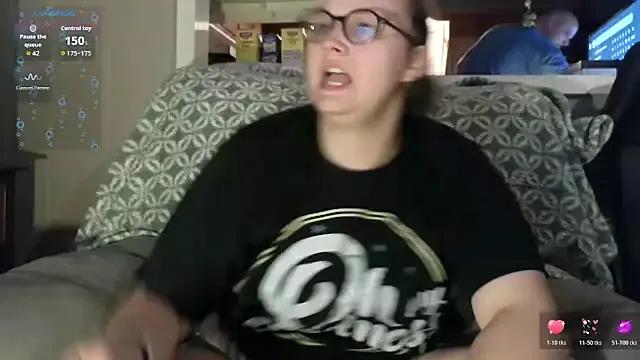 Explore sweet model TurtleLady420 TurtleLady420 from StripChat