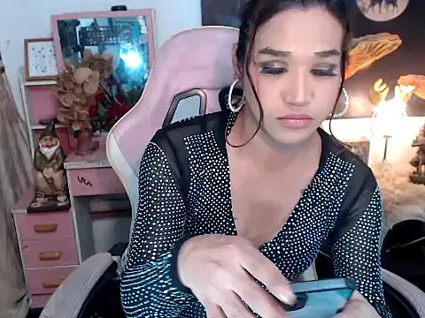 Discover UrPythonCOCK4u, zie wants to masturbate for you UrPythonCOCK4u from StripChat