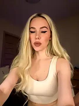 Sweet XDinnax wants you to fuck her body now xDinnax from StripChat