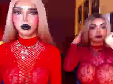 xFistingLadyBoyx on StripChat